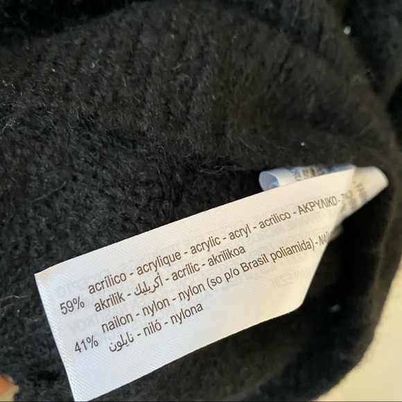 Zara-Knit Sweater with Faux Pearls (Large) - Picture 9 of 10